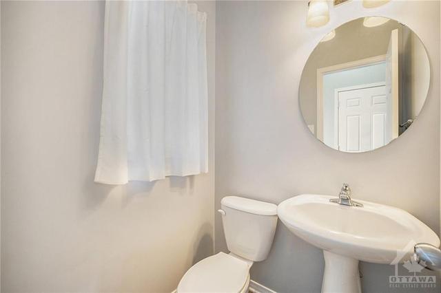 244 Opus Street, Townhouse with 3 bedrooms, 2 bathrooms and 3 parking in Ottawa ON | Image 4
