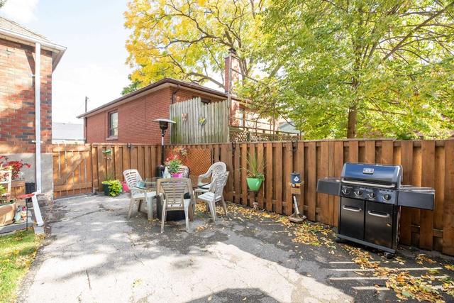 102 Thirteenth St, House detached with 3 bedrooms, 2 bathrooms and 3.5 parking in Toronto ON | Image 16