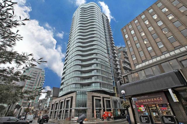 1005 - 88 Cumberland St, Condo with 1 bedrooms, 1 bathrooms and 0 parking in Toronto ON | Image 1