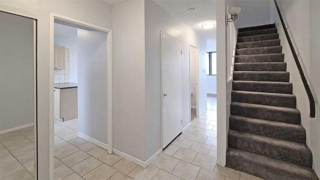 535 - 665 Kennedy Rd, Condo with 3 bedrooms, 2 bathrooms and 1 parking in Toronto ON | Card Image