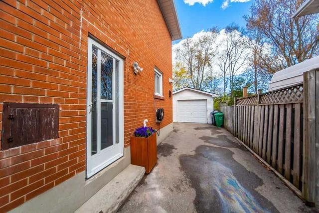 3549 Queenston Dr, House semidetached with 3 bedrooms, 2 bathrooms and 5 parking in Mississauga ON | Image 29