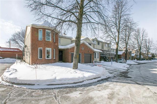 10 Buckingham Private, Townhouse with 3 bedrooms, 3 bathrooms and 2 parking in Ottawa ON | Image 3