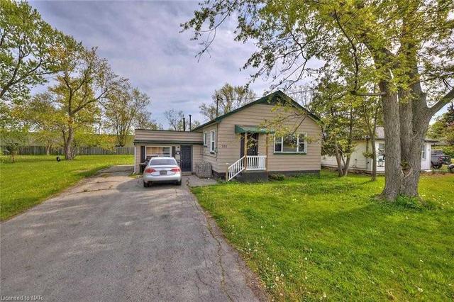 707 Garrison Rd, House detached with 3 bedrooms, 1 bathrooms and 6 parking in Fort Erie ON | Image 12