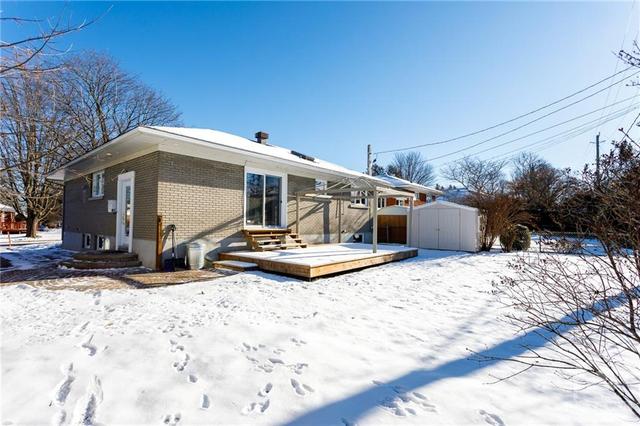 2036 Dorval Avenue, House detached with 3 bedrooms, 2 bathrooms and 4 parking in Ottawa ON | Image 29