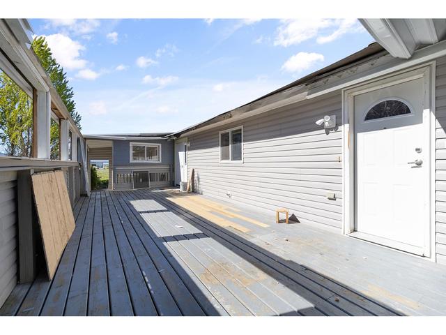 40160 South Parallel Road, House detached with 3 bedrooms, 3 bathrooms and 20 parking in Abbotsford BC | Image 32