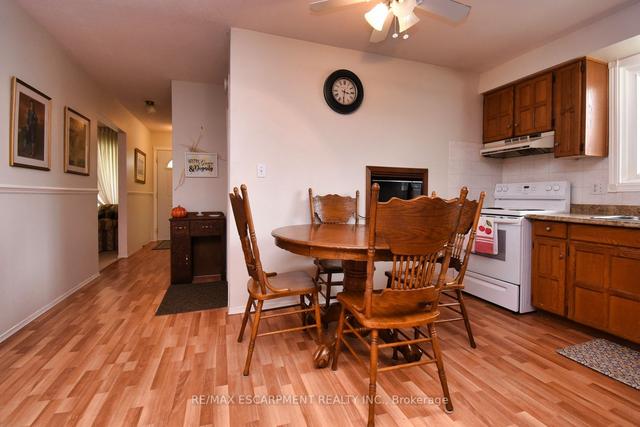 37 Anthony St, House detached with 3 bedrooms, 2 bathrooms and 2 parking in Hamilton ON | Image 6