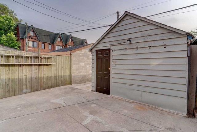 324 Brock Ave, House semidetached with 5 bedrooms, 3 bathrooms and 1 parking in Toronto ON | Image 32