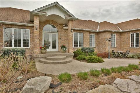 2250 Kean Hill Tr, House detached with 4 bedrooms, 3 bathrooms and 10 parking in Milton ON | Image 2