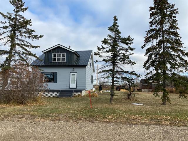 4721 49 Street, House detached with 3 bedrooms, 1 bathrooms and 4 parking in Birch Hills County AB | Image 3