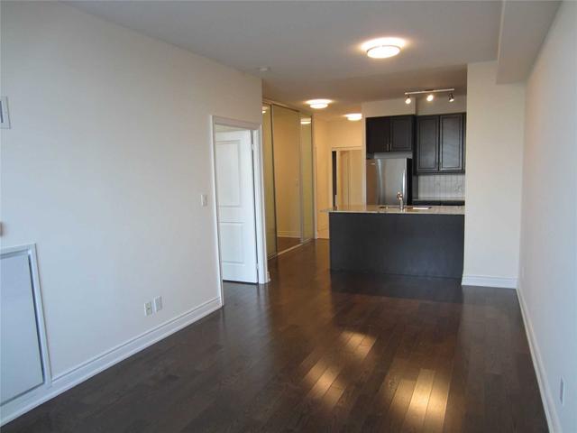 820 - 10 Bloorview Pl, Condo with 1 bedrooms, 1 bathrooms and 1 parking in Toronto ON | Image 2