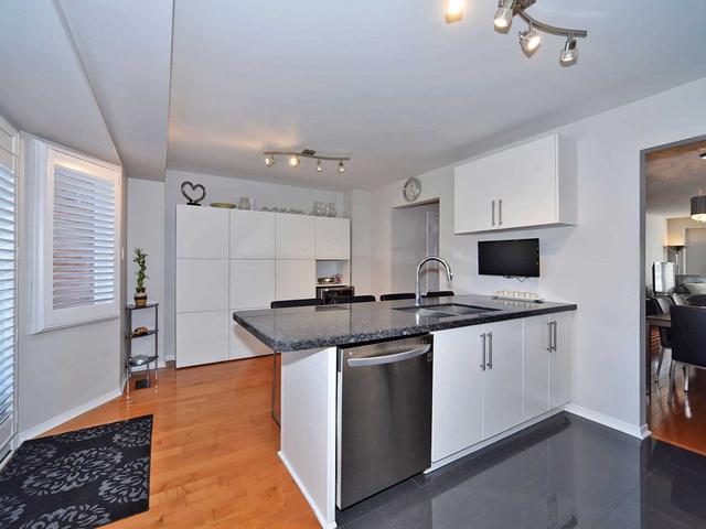10 - 8050 Islington Ave, Townhouse with 3 bedrooms, 3 bathrooms and 2 parking in Vaughan ON | Image 6