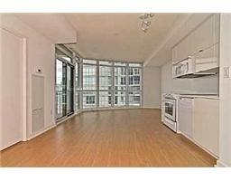 3902 - 21 Iceboat Terr, Condo with 1 bedrooms, 1 bathrooms and 1 parking in Toronto ON | Image 4