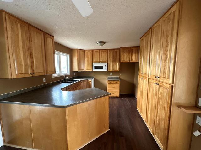 10005 71 Avenue, House detached with 3 bedrooms, 1 bathrooms and 2 parking in Peace River AB | Image 4