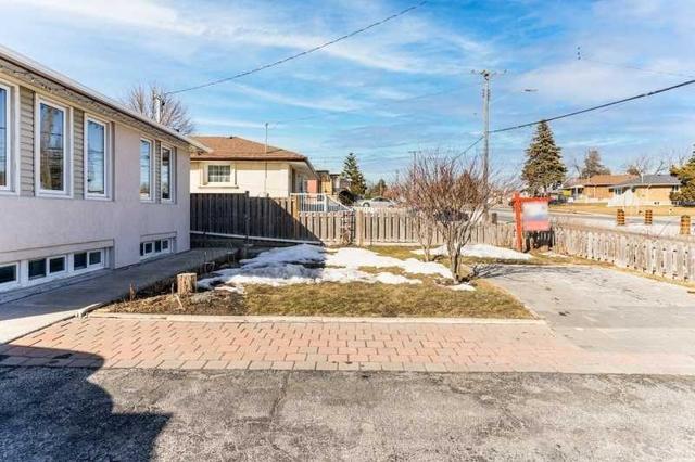 1442 Danforth Rd, House detached with 3 bedrooms, 2 bathrooms and 3 parking in Toronto ON | Image 17