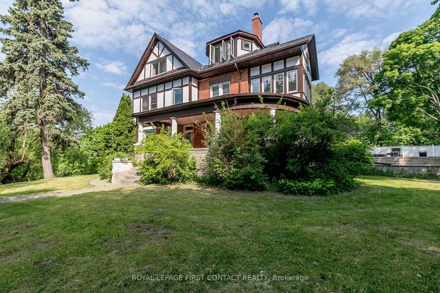 57 Berczy St, House detached with 7 bedrooms, 5 bathrooms and 6 parking in Barrie ON | Image 23