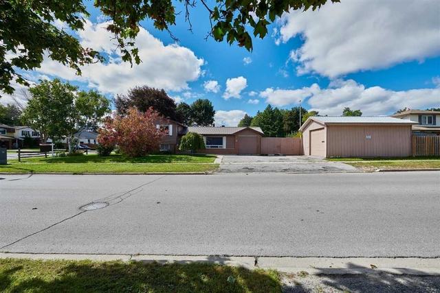 2 Springdale Dr, House detached with 3 bedrooms, 2 bathrooms and 5 parking in Barrie ON | Image 1