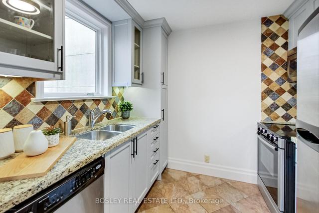 233 Woburn Ave, House semidetached with 3 bedrooms, 2 bathrooms and 2 parking in Toronto ON | Image 2
