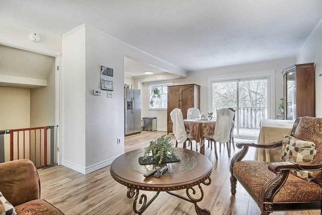4 - 28 Donald St, Townhouse with 3 bedrooms, 2 bathrooms and 2 parking in Barrie ON | Image 14