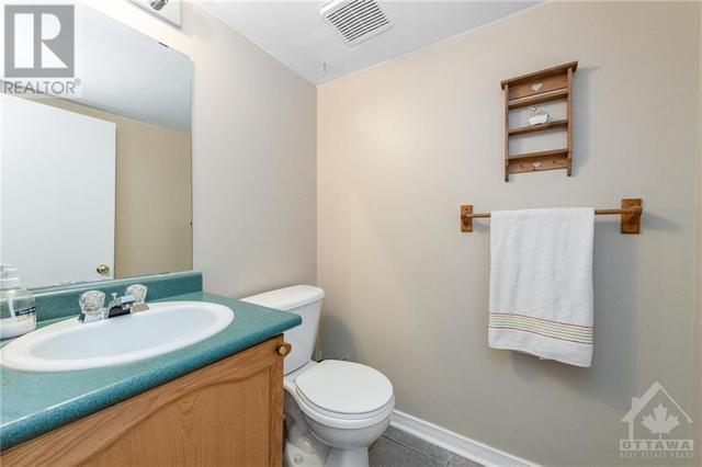 2692 Draper Avenue, House attached with 2 bedrooms, 1 bathrooms and 1 parking in Ottawa ON | Image 22