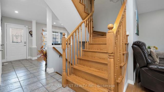 7 Graham Cres, House detached with 3 bedrooms, 3 bathrooms and 3 parking in Orangeville ON | Image 9