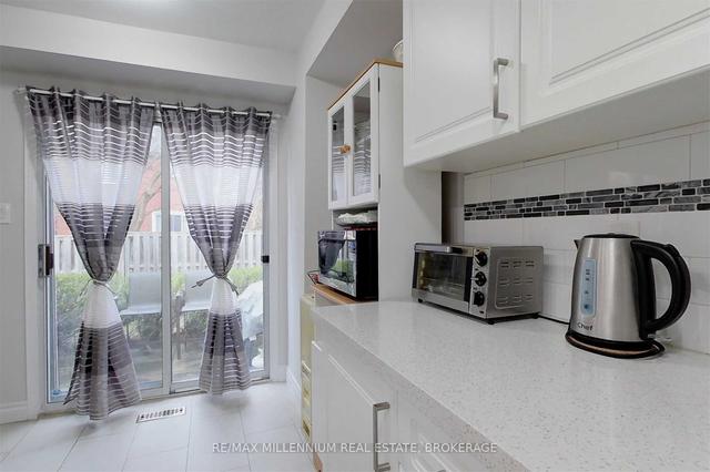 6 - 1485 Torrington Dr N, Condo with 3 bedrooms, 3 bathrooms and 3 parking in Mississauga ON | Image 9