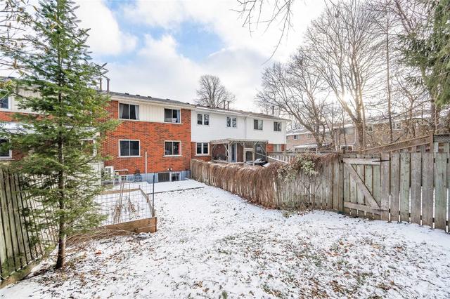 126 Overlea Dr, House attached with 3 bedrooms, 2 bathrooms and 2 parking in Kitchener ON | Image 33