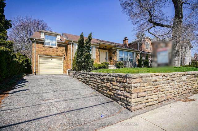 128 York Mills Rd, House detached with 3 bedrooms, 2 bathrooms and 3 parking in Toronto ON | Image 1