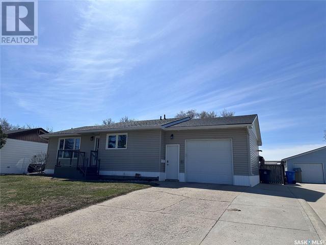 846 Smith Street, House detached with 4 bedrooms, 2 bathrooms and null parking in Estevan SK | Image 2