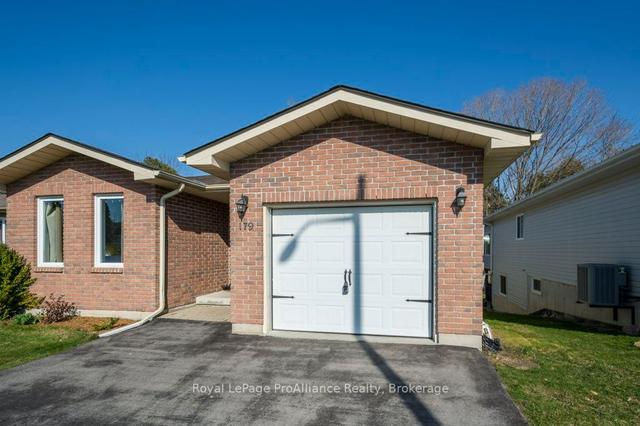 179 Nicholas St, House detached with 2 bedrooms, 2 bathrooms and 3 parking in Quinte West ON | Image 23