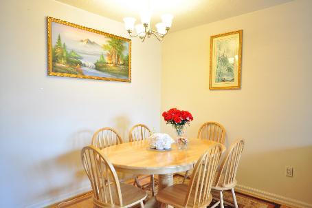9 - 811 Kennedy Rd, Townhouse with 4 bedrooms, 2 bathrooms and 5 parking in Toronto ON | Image 5