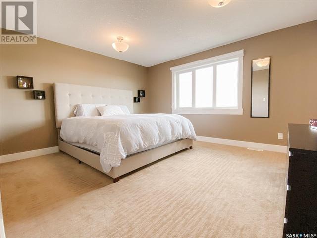 613 Douglas Drive, House detached with 5 bedrooms, 4 bathrooms and null parking in Swift Current SK | Image 4