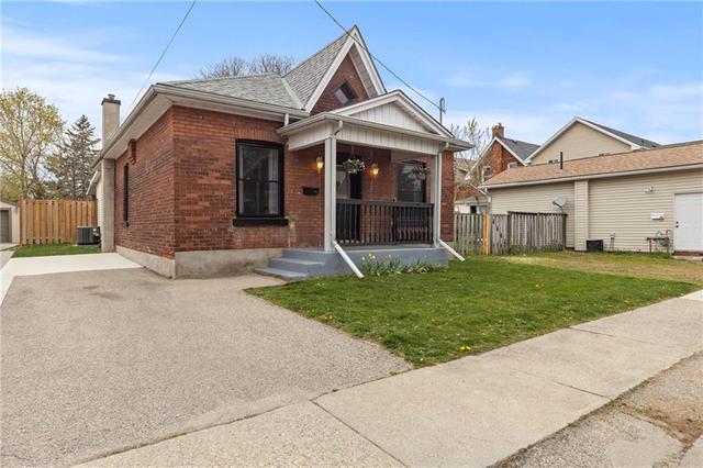 112 Sydenham Street, House detached with 3 bedrooms, 1 bathrooms and 2 parking in Brantford ON | Image 3