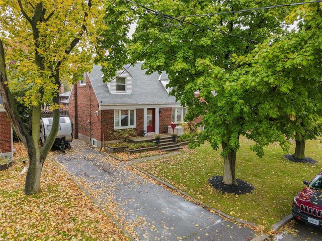 40 Bevdale Rd, House detached with 3 bedrooms, 2 bathrooms and 3 parking in Toronto ON | Image 12