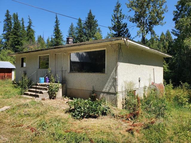 2502 Shoreacres Goose Creek Road, House detached with 3 bedrooms, 1 bathrooms and null parking in Central Kootenay I BC | Image 2