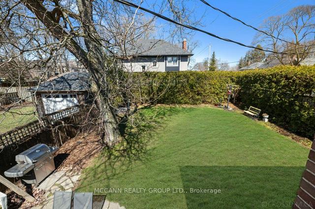27 Lawrence Cres, House detached with 4 bedrooms, 3 bathrooms and 2 parking in Toronto ON | Image 25