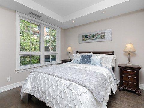 th12 - 21 Burkebrook Pl, Townhouse with 3 bedrooms, 3 bathrooms and 2 parking in Toronto ON | Image 8
