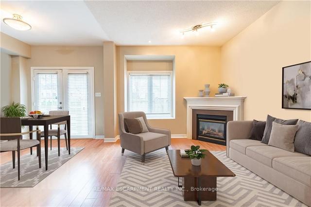 1361 Stephenson Dr, Townhouse with 3 bedrooms, 3 bathrooms and 2 parking in Burlington ON | Image 12