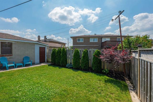 7 Navenby Cres, House semidetached with 3 bedrooms, 2 bathrooms and 7 parking in Toronto ON | Image 8
