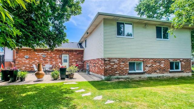 7913 Trackview St, House detached with 2 bedrooms, 2 bathrooms and 6 parking in Niagara Falls ON | Image 33