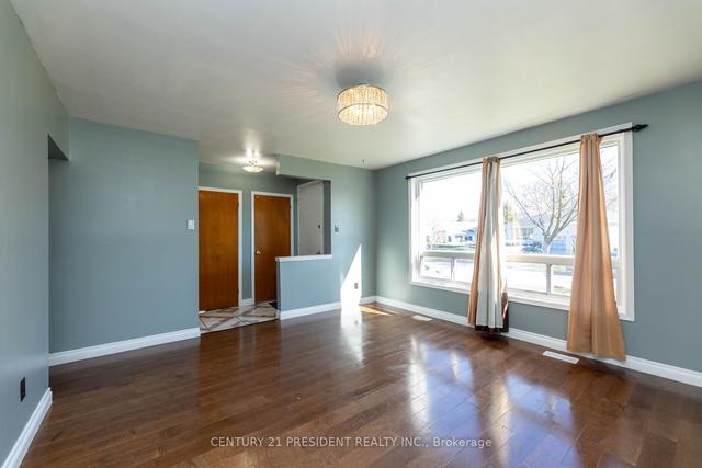 18 Honbury Rd, House detached with 3 bedrooms, 4 bathrooms and 4 parking in Toronto ON | Image 34