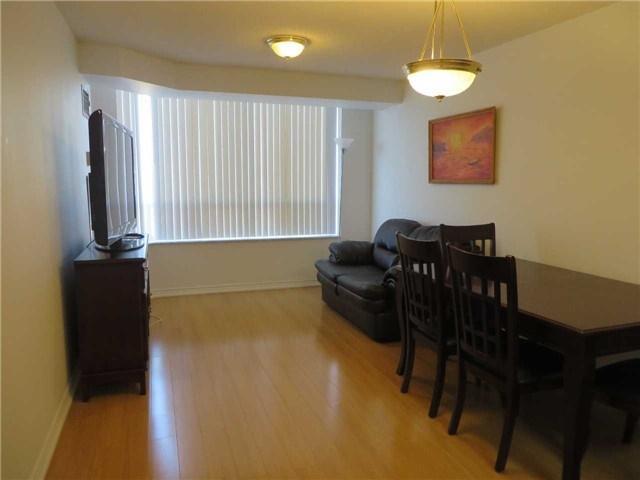 812 - 3088 Kennedy Rd, Condo with 2 bedrooms, 2 bathrooms and 1 parking in Toronto ON | Image 4