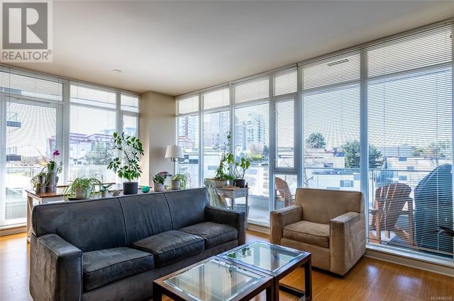 401 - 379 Tyee Rd, Condo with 2 bedrooms, 2 bathrooms and 2 parking in Victoria BC | Image 5