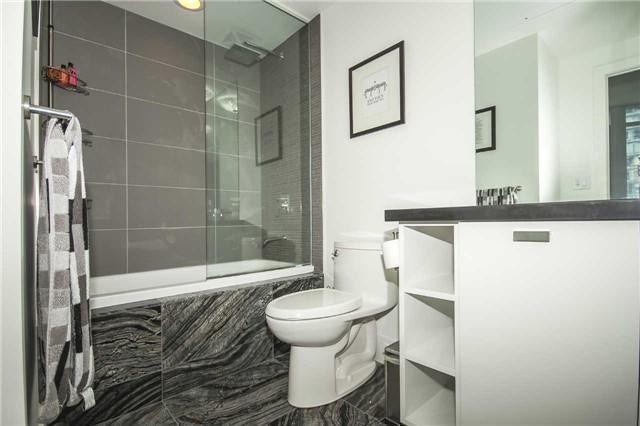 1807 - 32 Davenport Rd, Condo with 2 bedrooms, 2 bathrooms and 1 parking in Toronto ON | Image 13