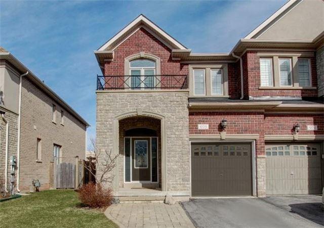 1273 Craigleith Rd, House attached with 3 bedrooms, 4 bathrooms and 2 parking in Oakville ON | Image 1