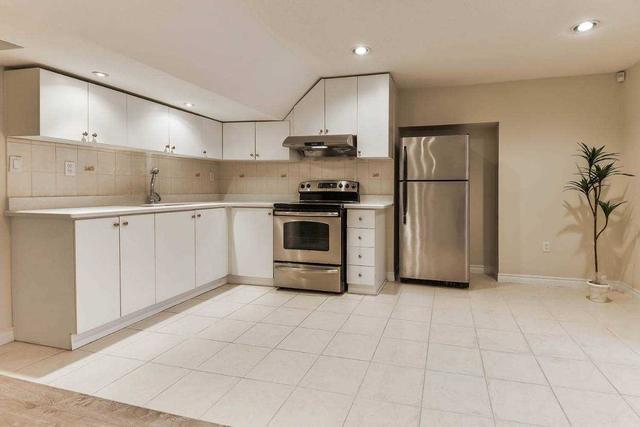 355 Valleymede Dr, House detached with 2 bedrooms, 1 bathrooms and 1 parking in Richmond Hill ON | Image 8