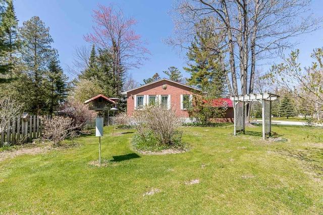 44 Leslie St, House detached with 3 bedrooms, 2 bathrooms and 4 parking in Wasaga Beach ON | Image 22