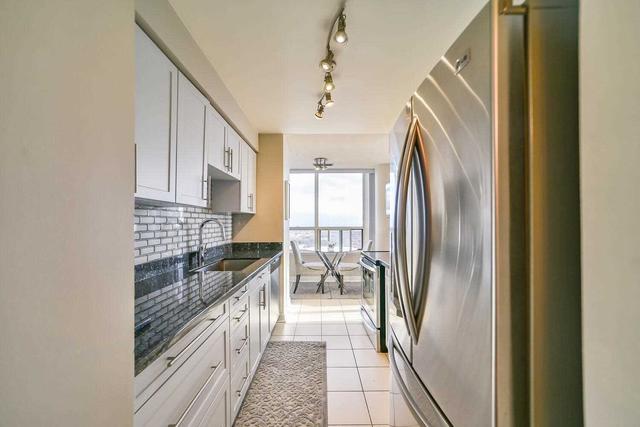 ph 2403 - 400 Webb Dr, Condo with 2 bedrooms, 2 bathrooms and 2 parking in Mississauga ON | Image 8
