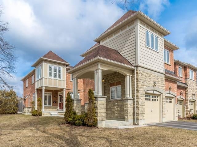4 Portia St, House detached with 4 bedrooms, 4 bathrooms and 4 parking in Toronto ON | Image 2