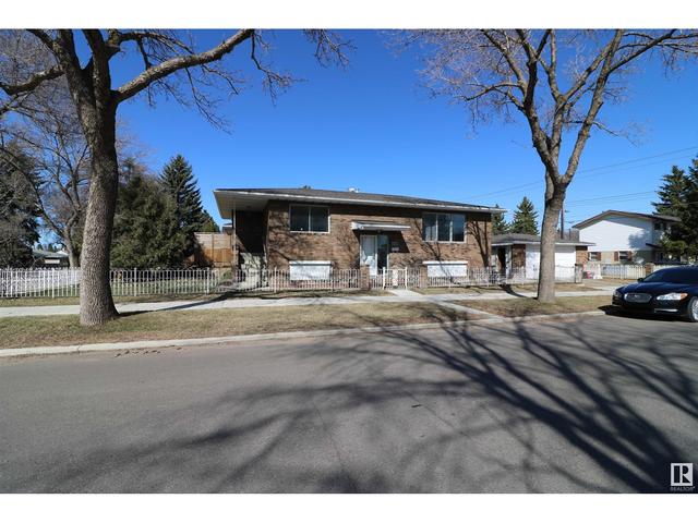 6304 105 St Nw, House detached with 4 bedrooms, 2 bathrooms and null parking in Edmonton AB | Card Image