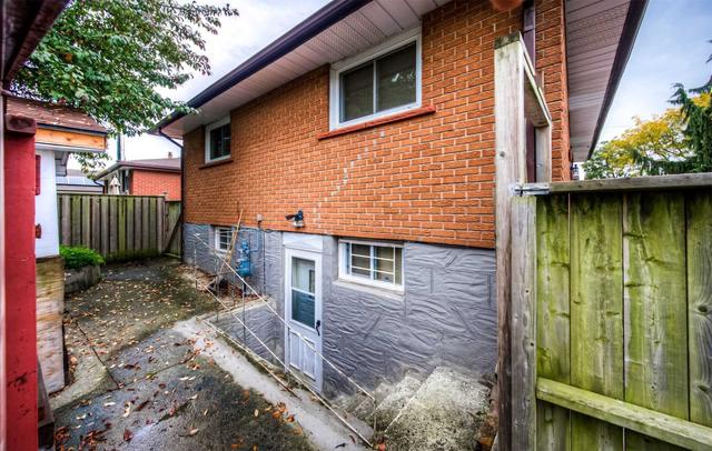 80 Elmwood Ave, House detached with 3 bedrooms, 2 bathrooms and 5 parking in Cambridge ON | Image 35